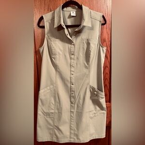 Daily Sports Golf Dress, beige, size large, snap closure, collared